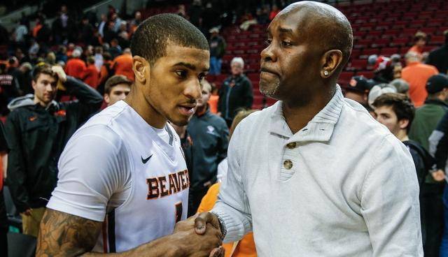 与此相比 与此相比