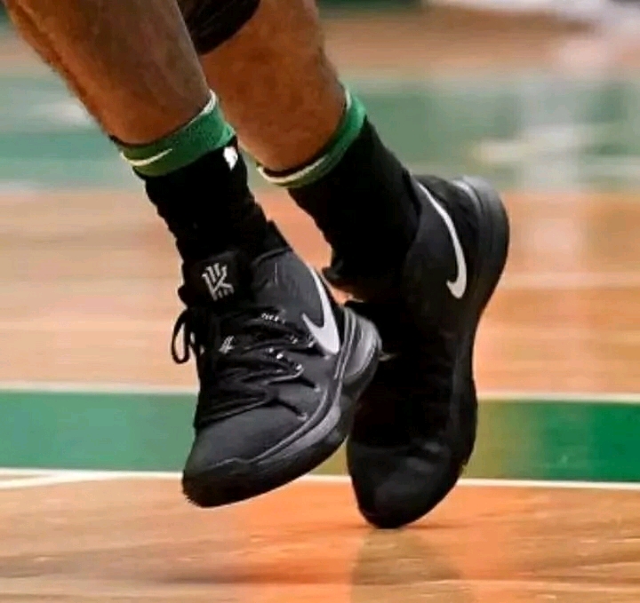 却不断在边 却不断在边